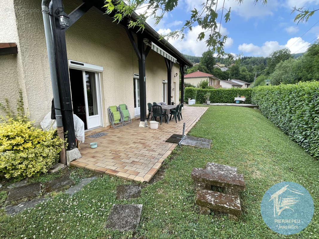 Maison à JOUX