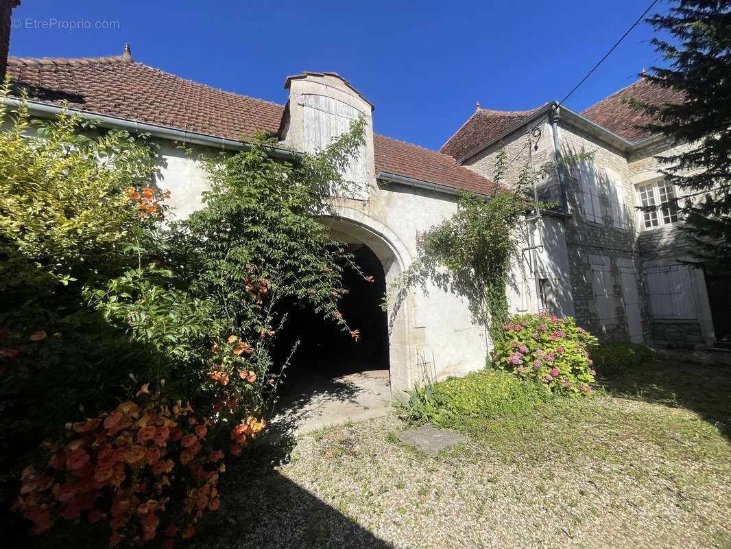 Maison à MONTBARD