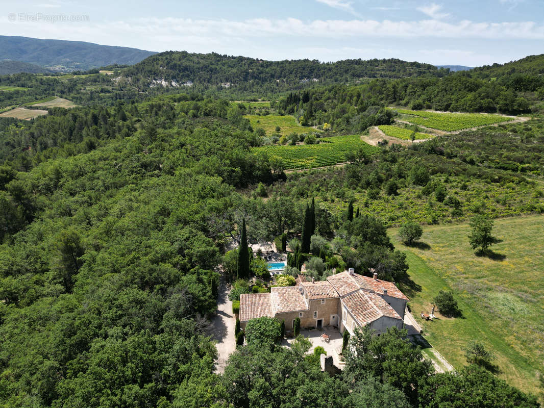 Maison à PERNES-LES-FONTAINES