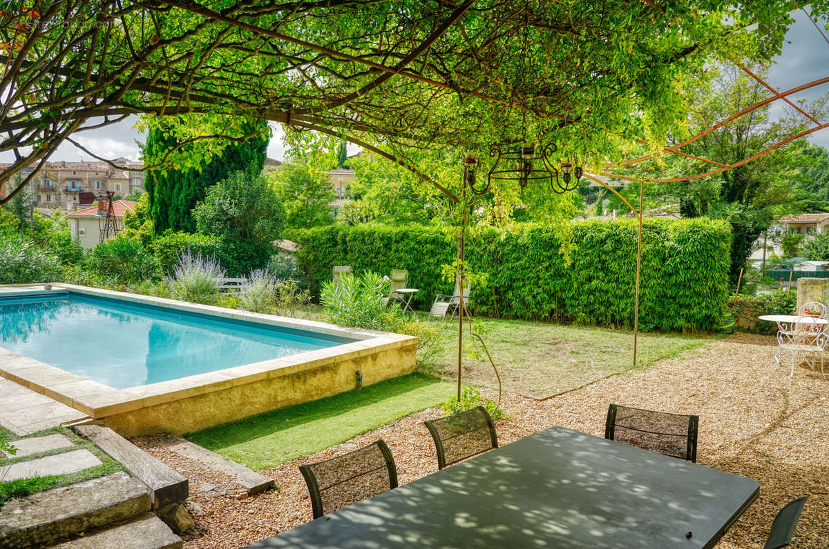 Maison à CABRIERES-D&#039;AIGUES