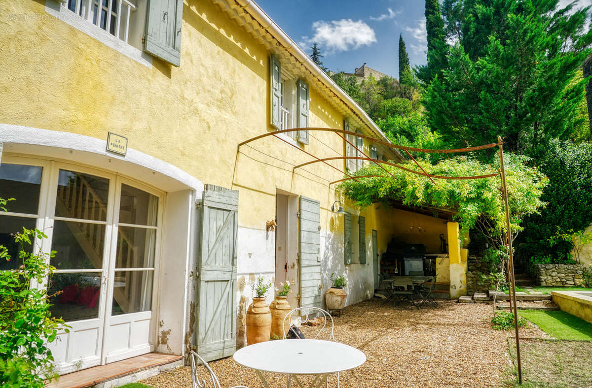 Maison à CABRIERES-D&#039;AIGUES