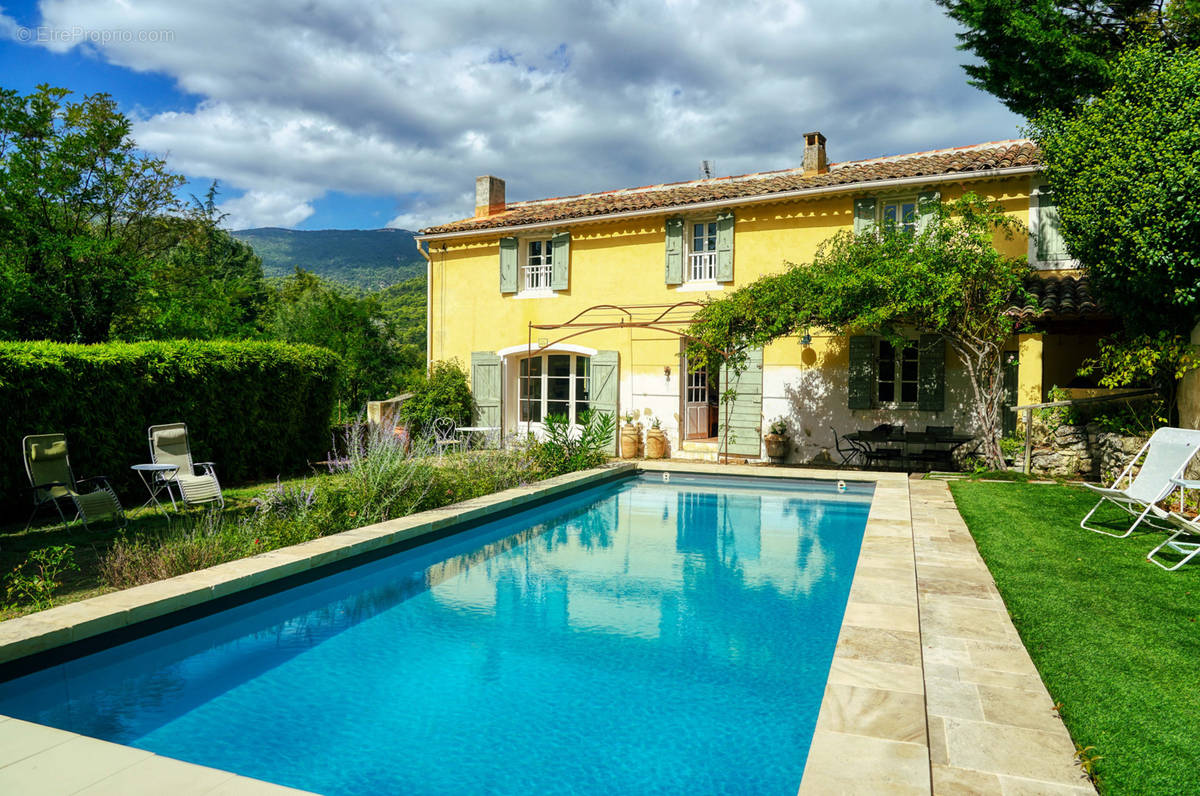 Maison à CABRIERES-D&#039;AIGUES