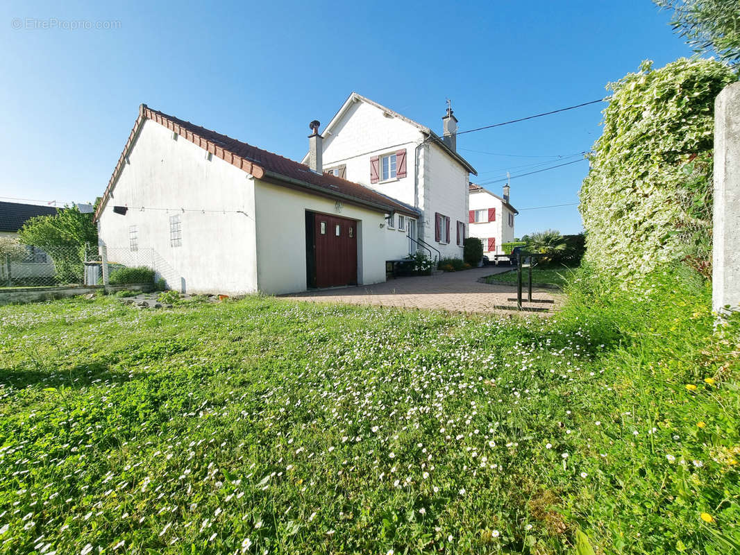 Maison à CROUY