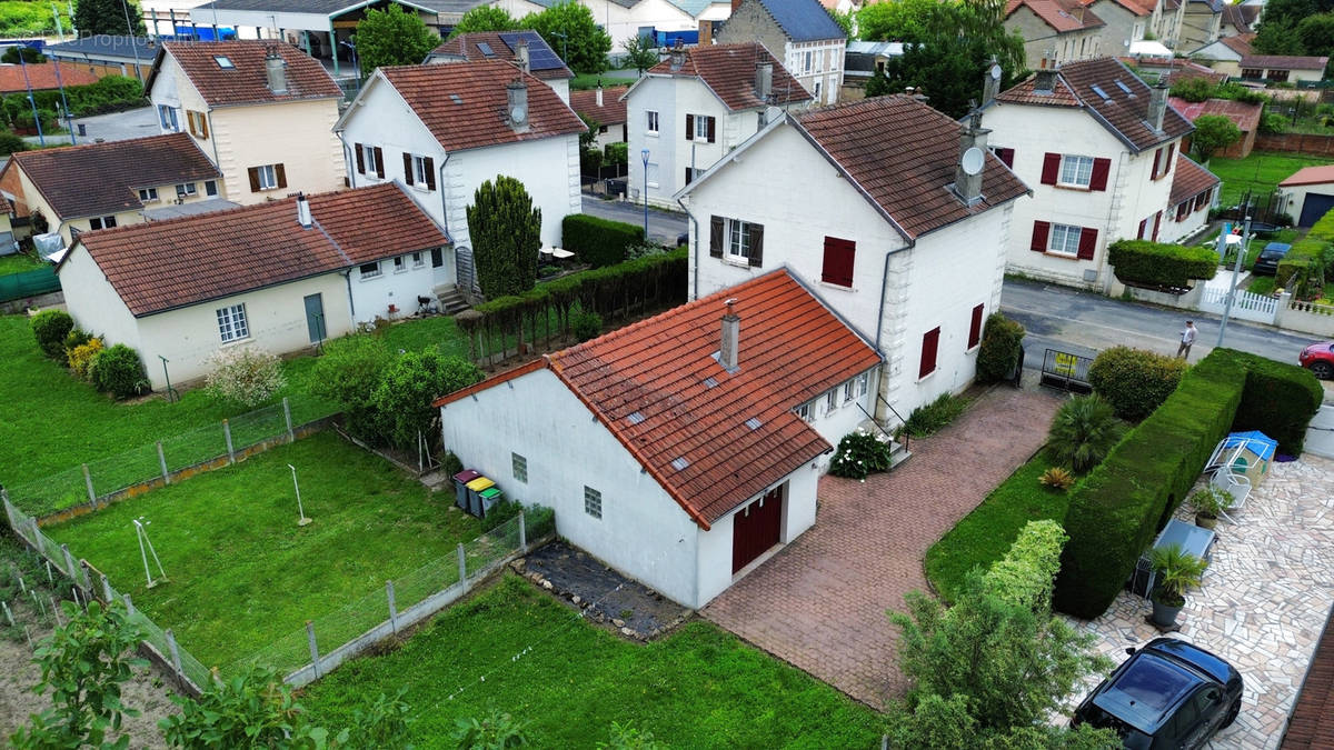 Maison à CROUY