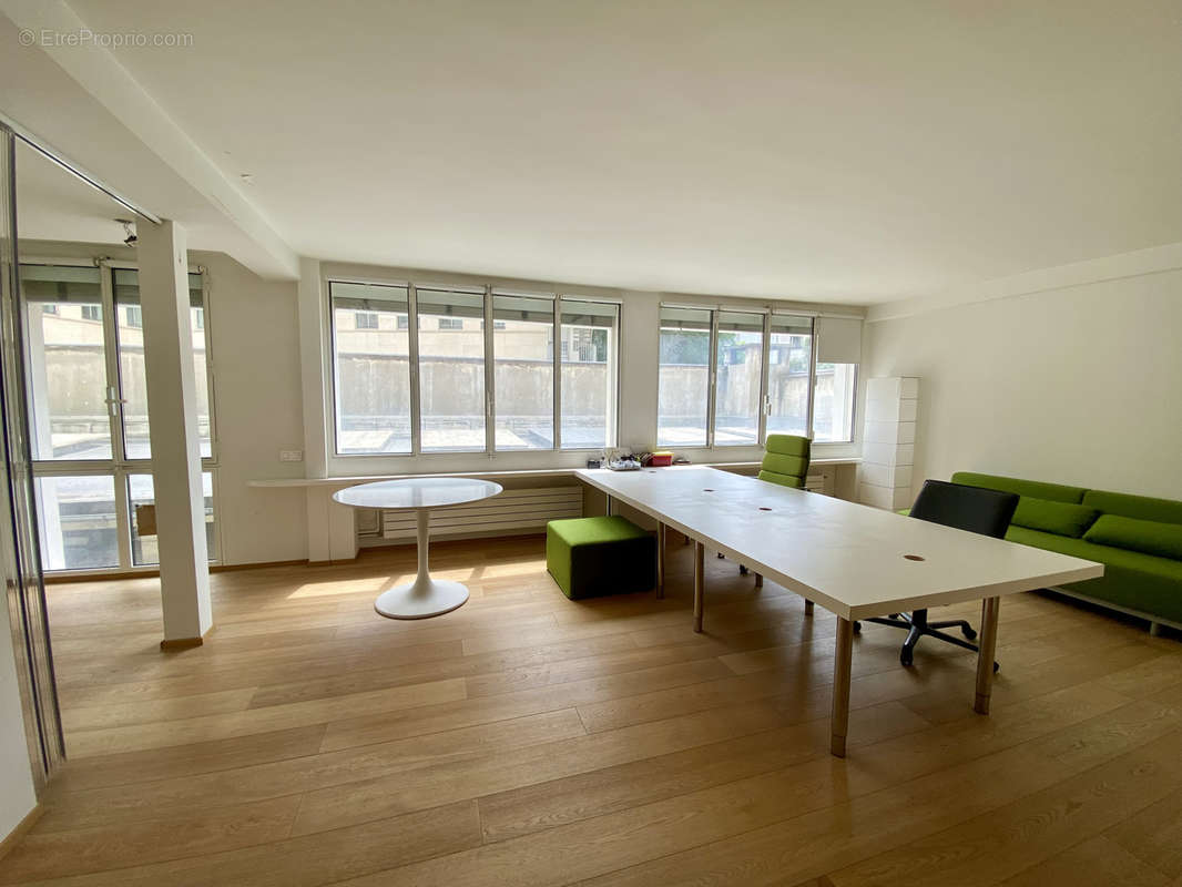 Appartement à PARIS-8E