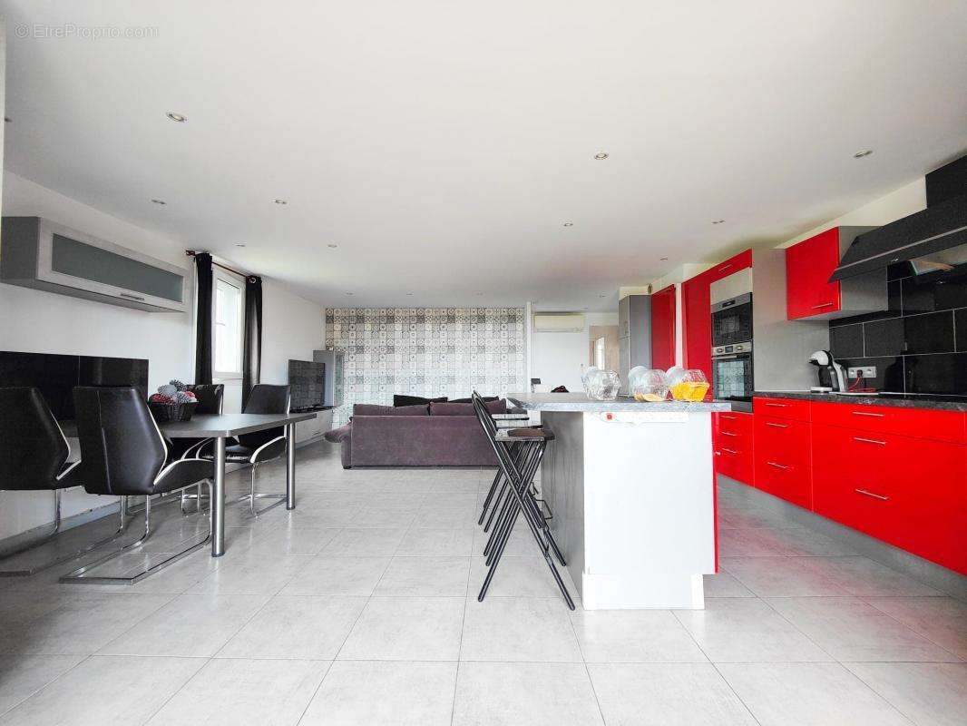 Appartement à VILLENEUVE-LOUBET