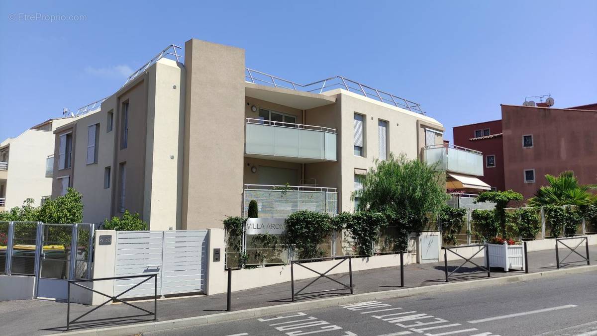 Appartement à SAINT-LAURENT-DU-VAR