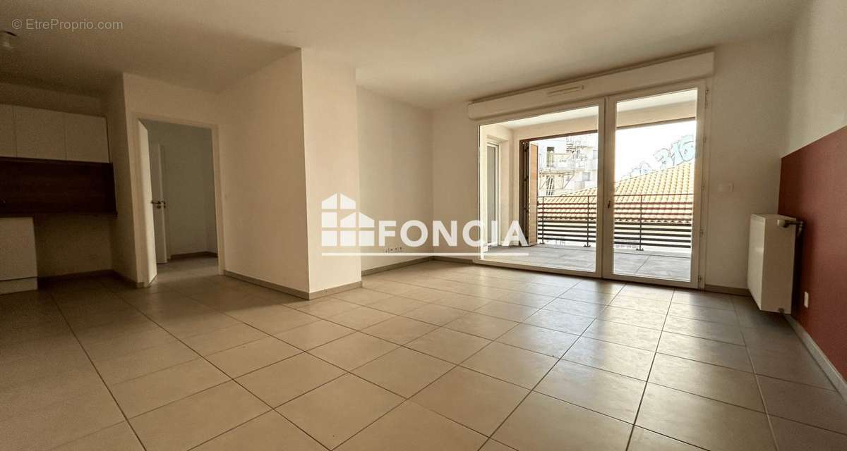 Appartement à MARSEILLE-5E