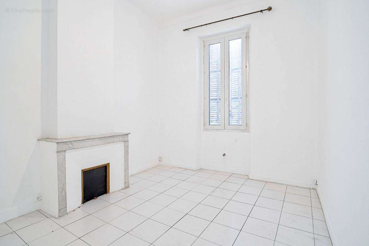 Appartement à MARSEILLE-6E