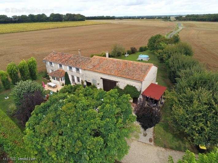 Maison à VILLEFAGNAN