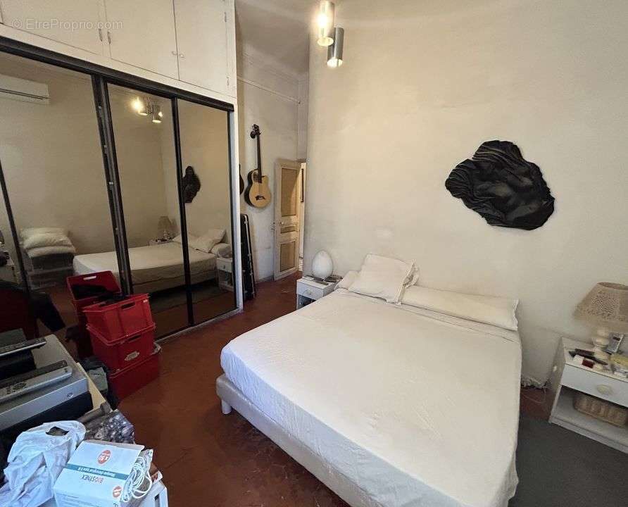 Appartement à MARSEILLE-1E