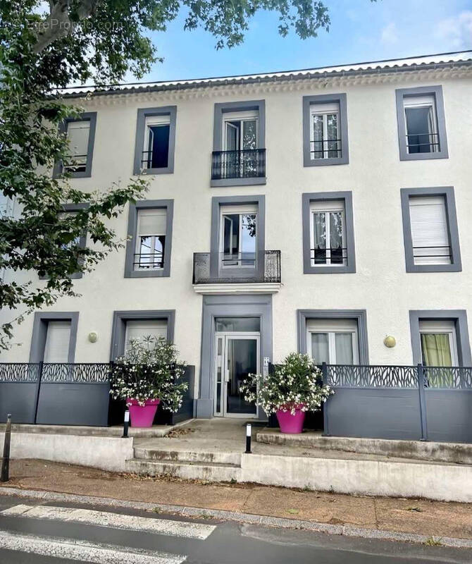 Appartement à LAMALOU-LES-BAINS