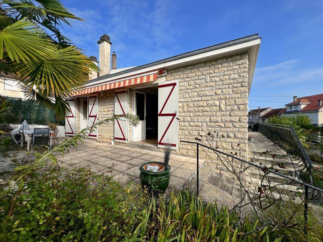 Maison à COULOUNIEIX-CHAMIERS