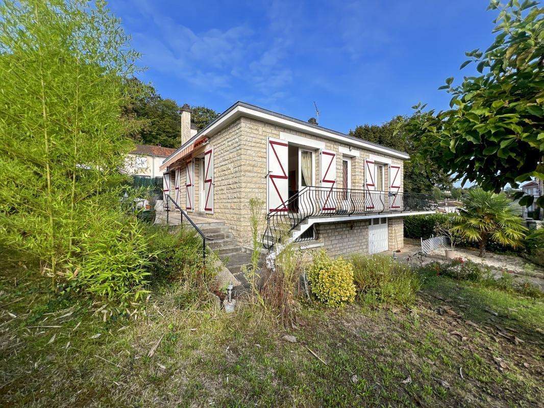 Maison à COULOUNIEIX-CHAMIERS