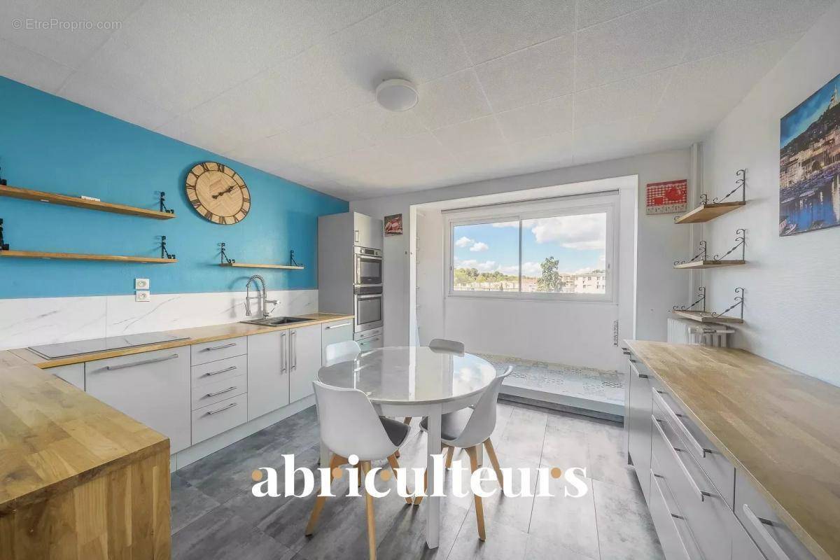 Appartement à MARSEILLE-13E