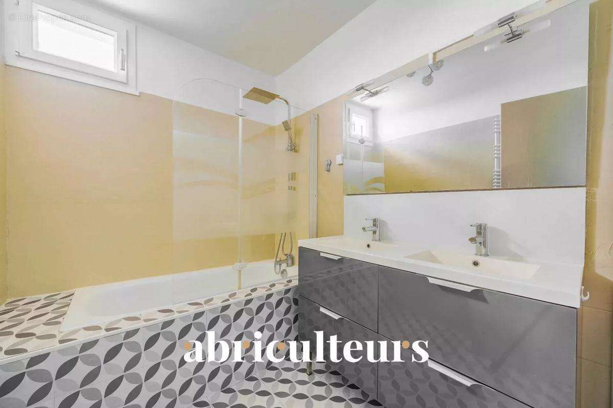 Appartement à MARSEILLE-13E