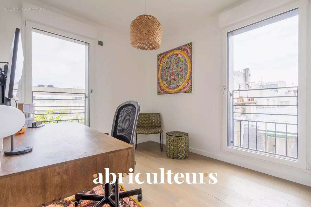 Appartement à PARIS-19E