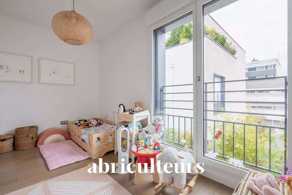 Appartement à PARIS-19E