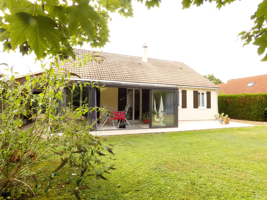 Maison à VANNES-SUR-COSSON