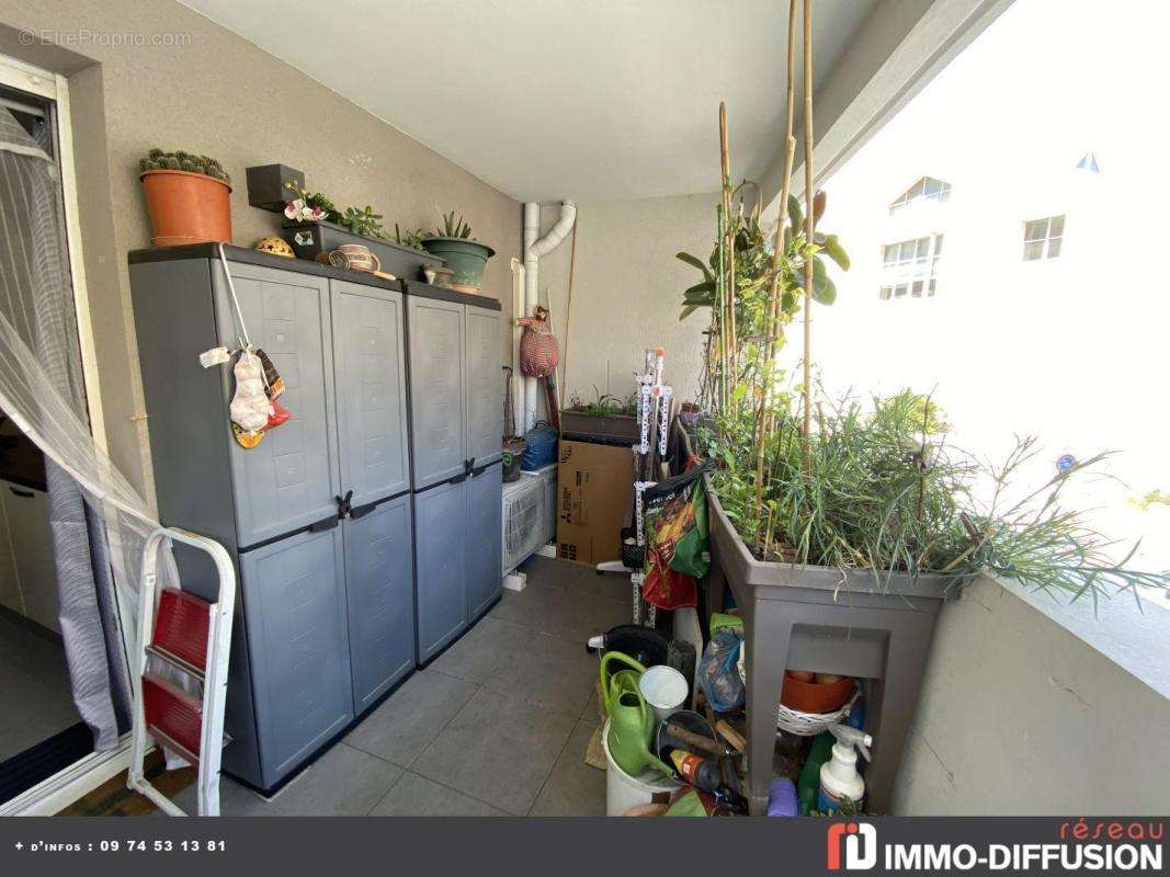 Appartement à MARSEILLE-4E