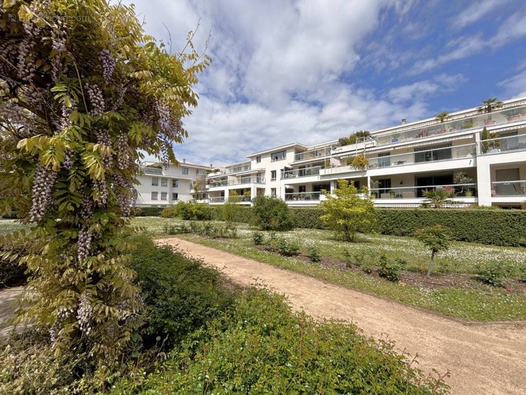 Appartement à TASSIN-LA-DEMI-LUNE