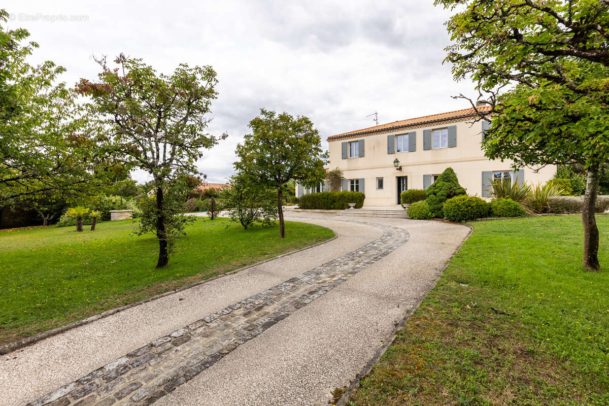 Maison à LEOGNAN