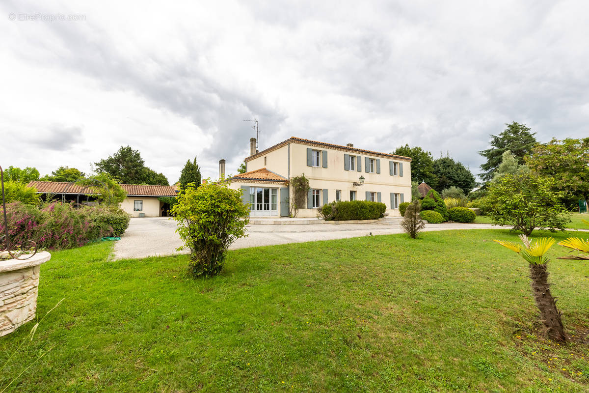 Maison à LEOGNAN