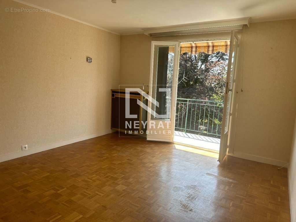 Appartement à PARAY-LE-MONIAL