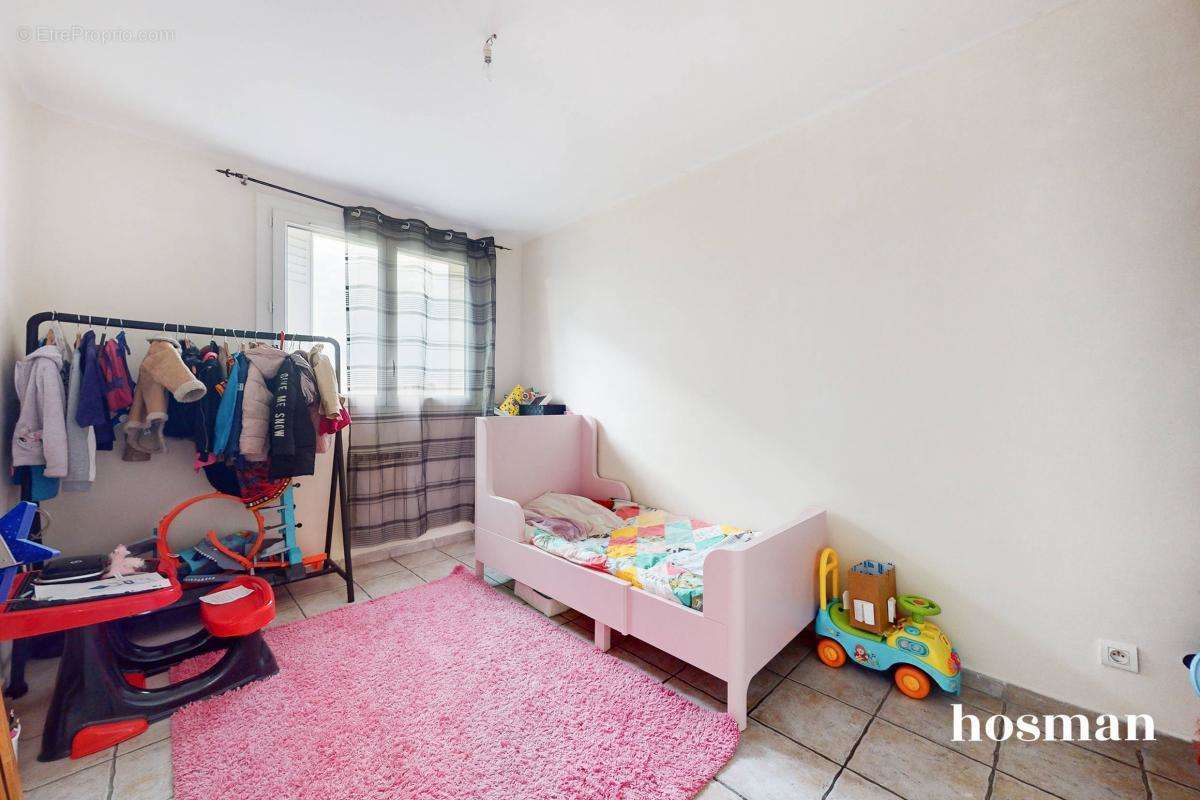 Appartement à MARSEILLE-4E