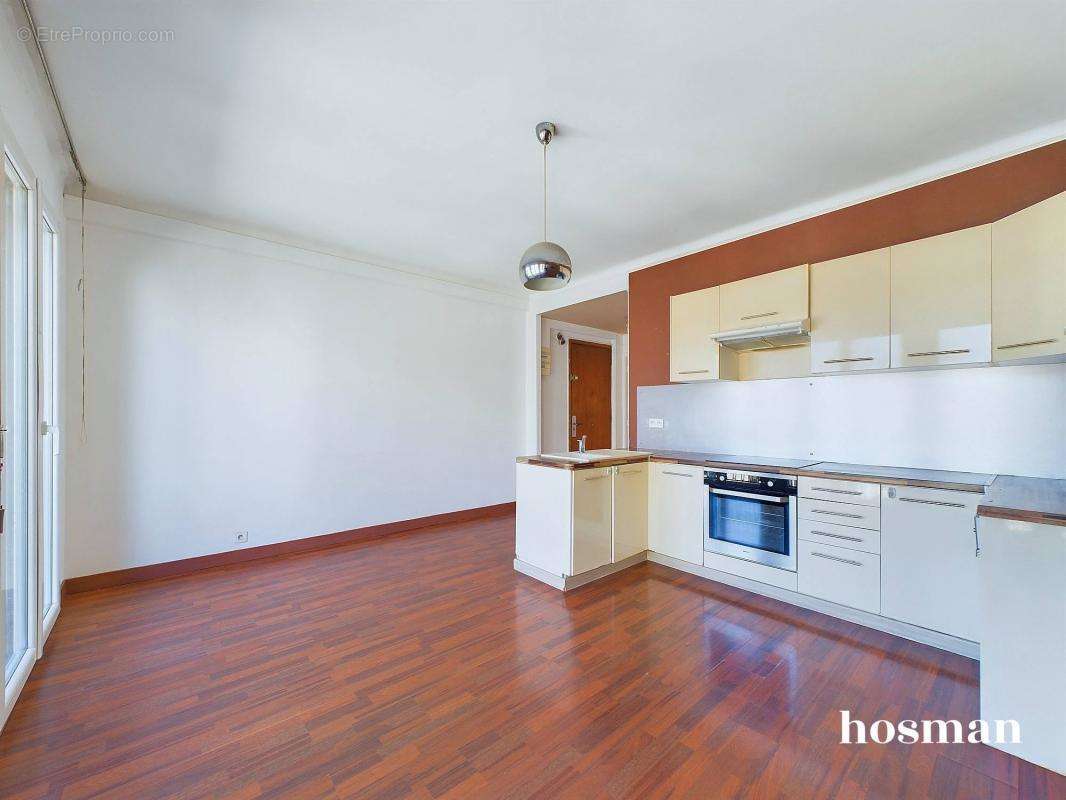 Appartement à MARSEILLE-4E