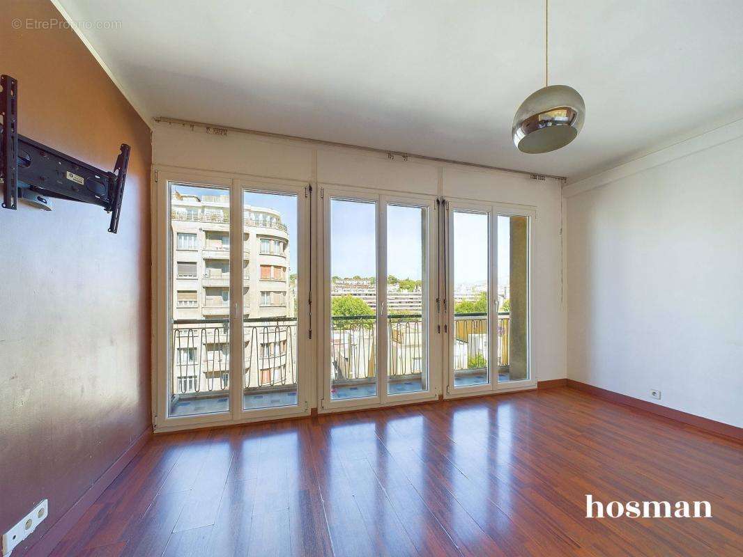 Appartement à MARSEILLE-4E