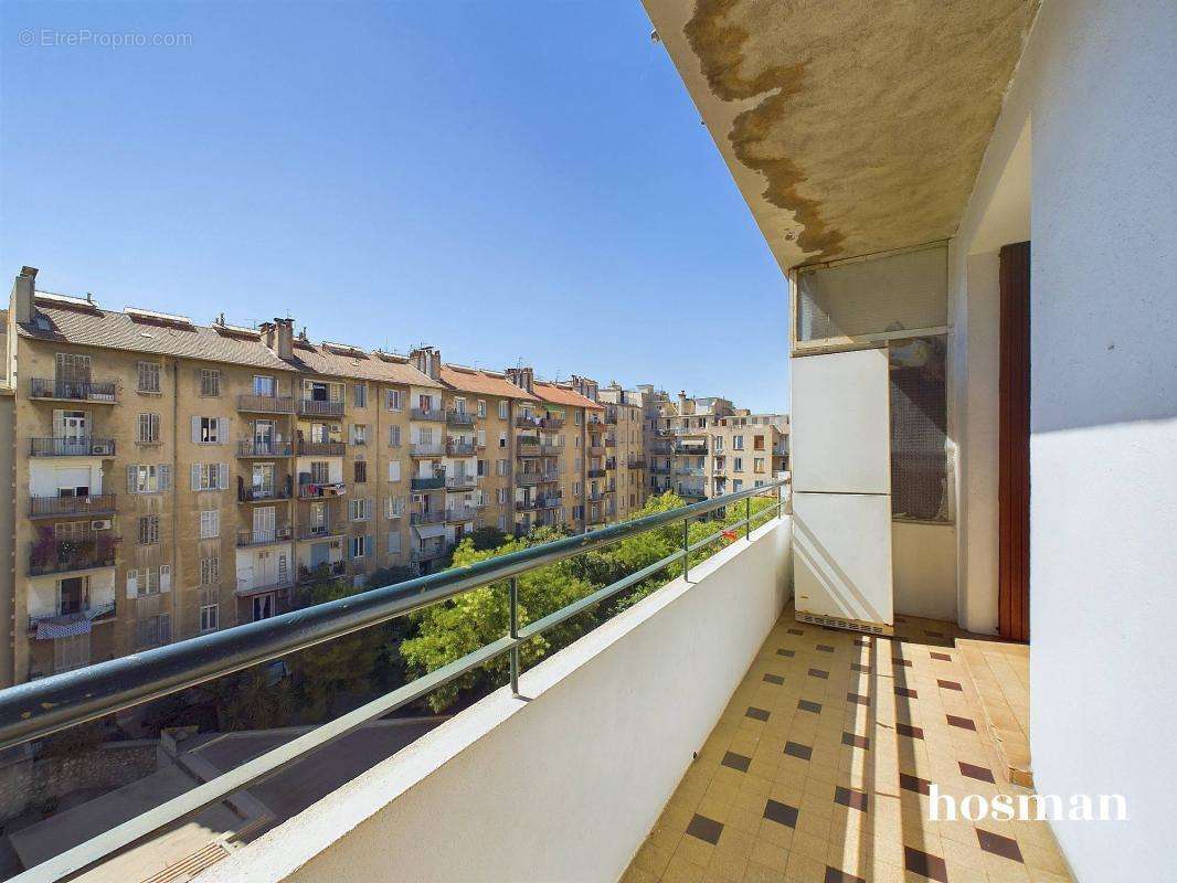 Appartement à MARSEILLE-4E