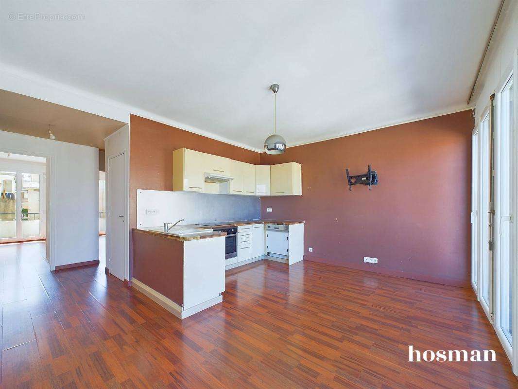 Appartement à MARSEILLE-4E