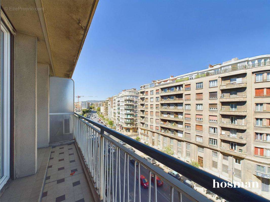 Appartement à MARSEILLE-4E