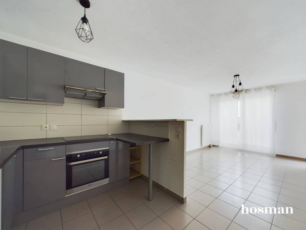 Appartement à MARSEILLE-4E