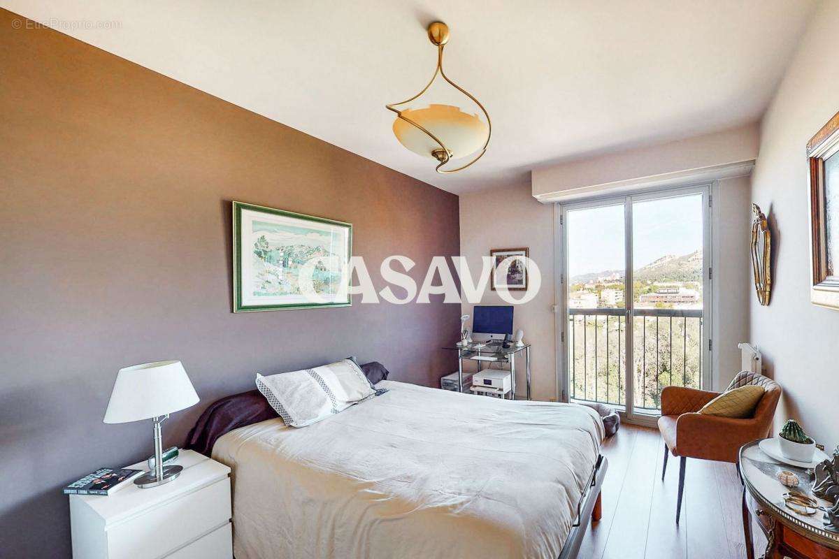 Appartement à MARSEILLE-9E