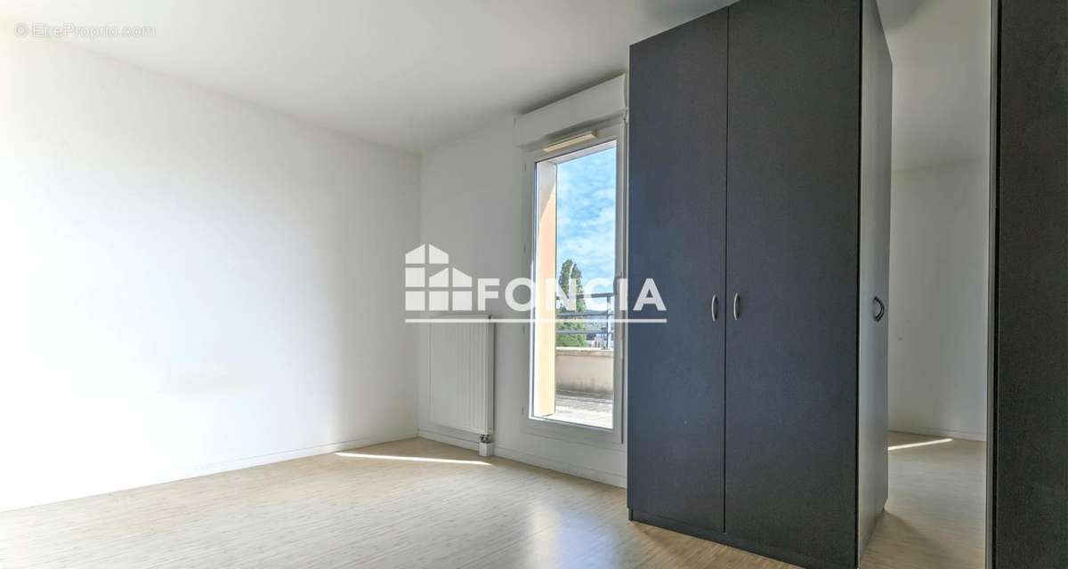 Appartement à VERNEUIL-SUR-SEINE