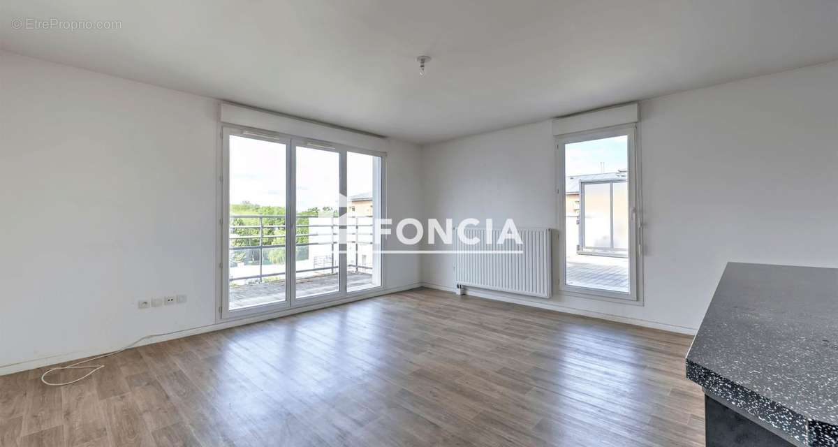 Appartement à VERNEUIL-SUR-SEINE