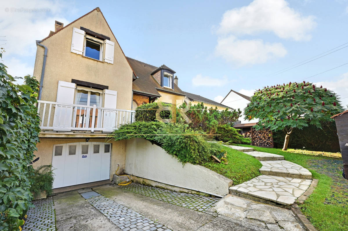 Maison à QUINCY-SOUS-SENART