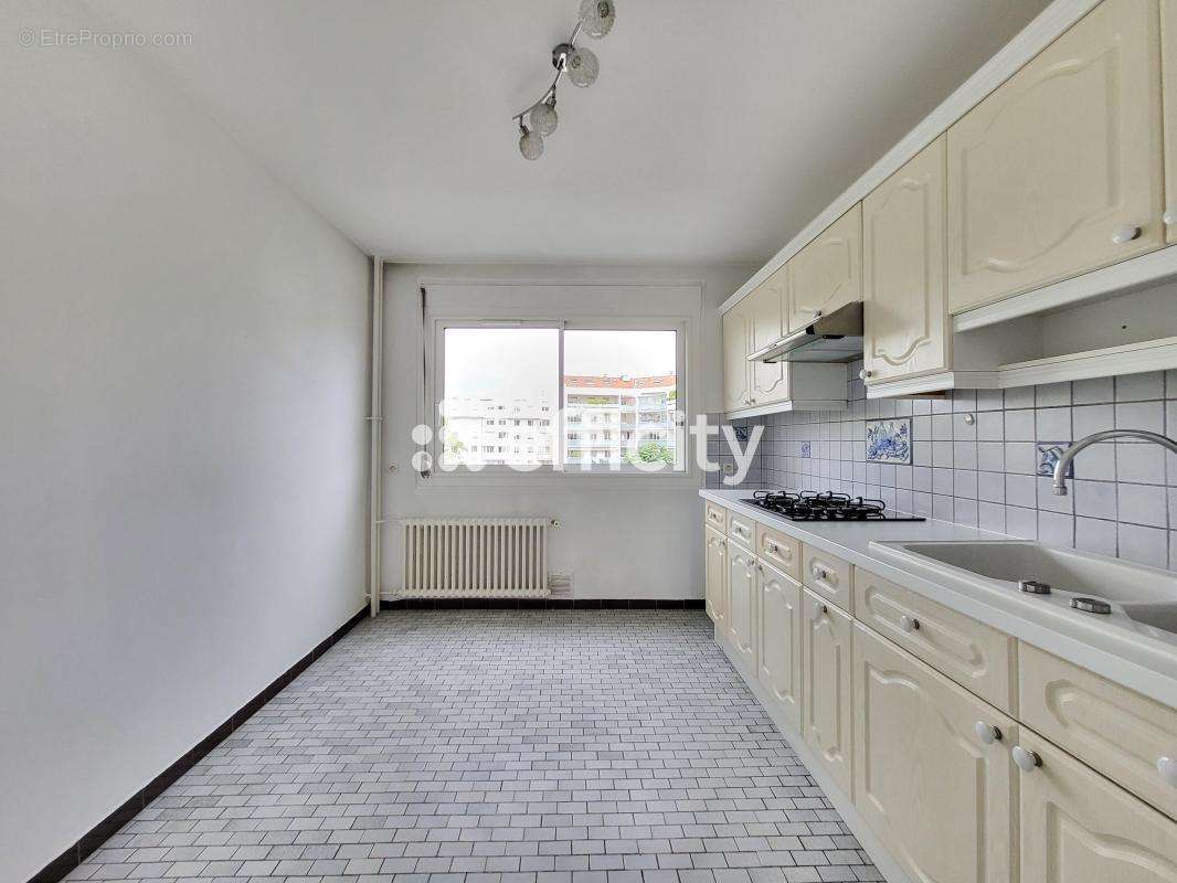 Appartement à LYON-7E