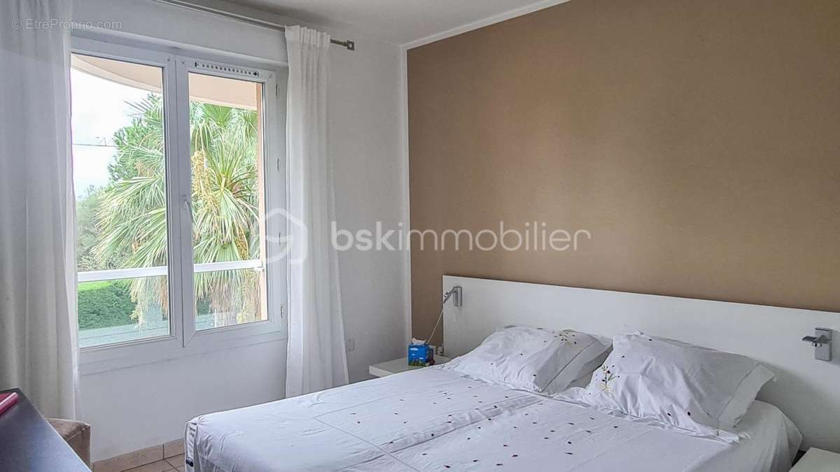 Appartement à VALLAURIS