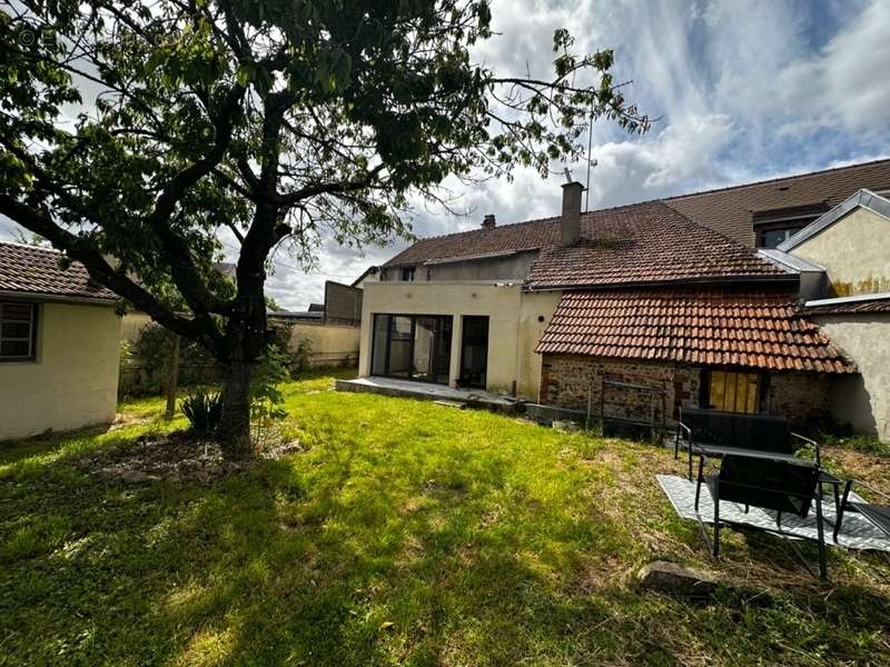 Maison à LE COUDRAY