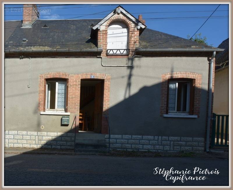 Maison à LA CHAPELLE-D&#039;ANGILLON