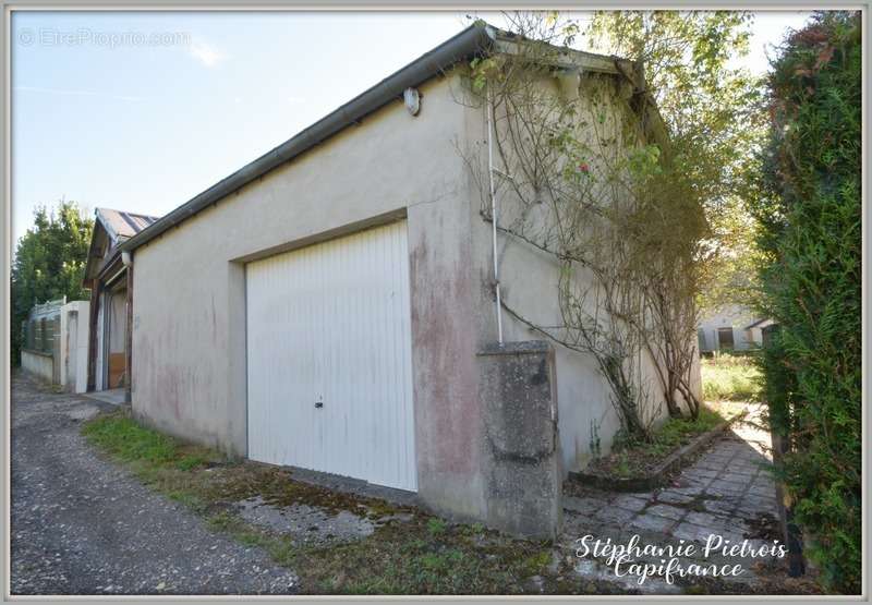 Maison à LA CHAPELLE-D&#039;ANGILLON