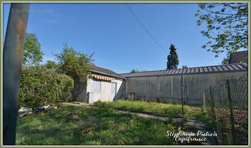 Maison à LA CHAPELLE-D&#039;ANGILLON