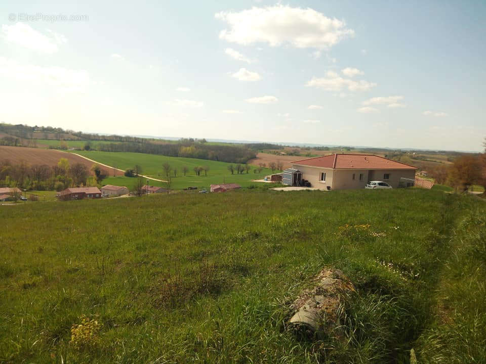 Terrain à PUYCASQUIER