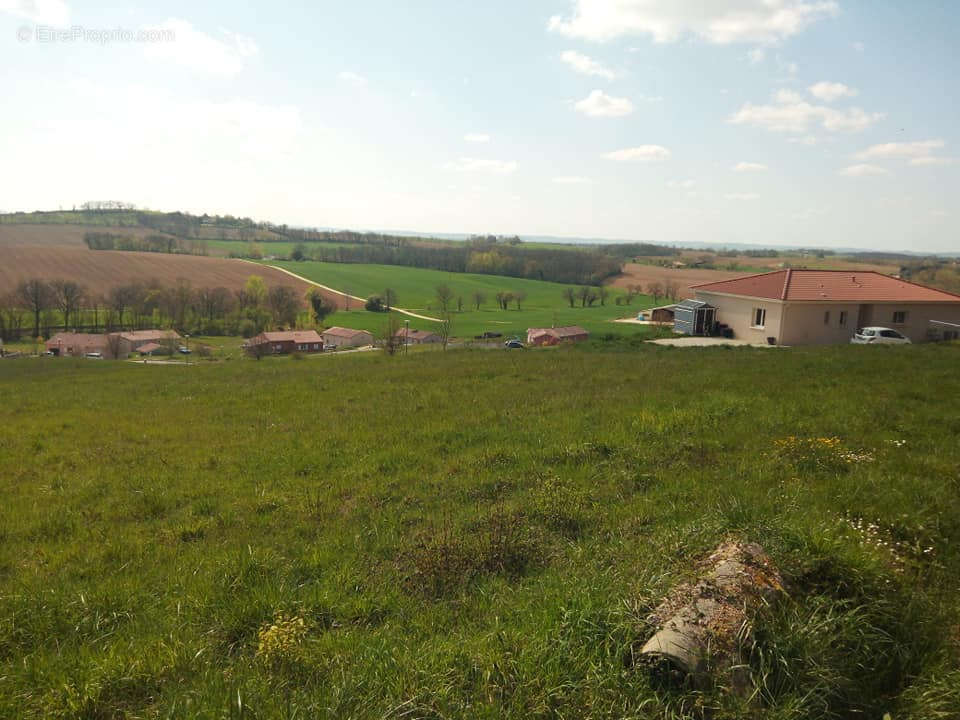 Terrain à PUYCASQUIER