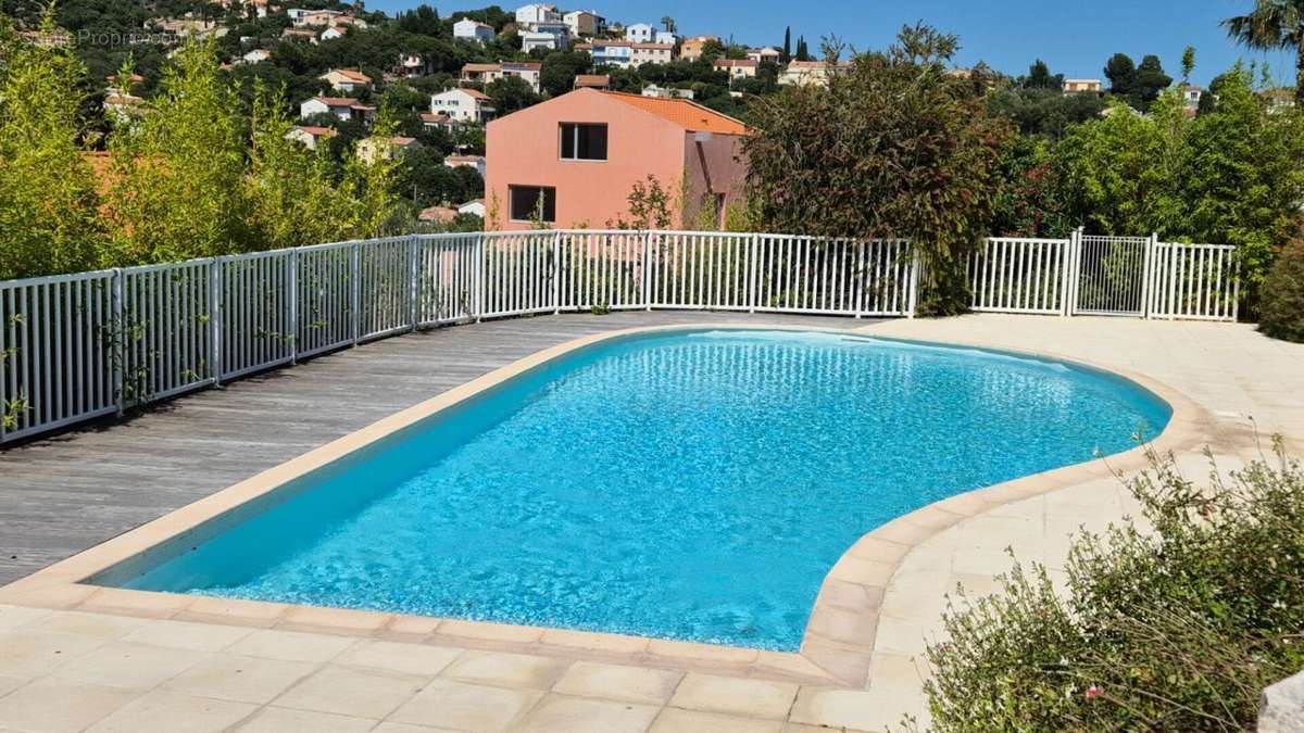 Appartement à HYERES