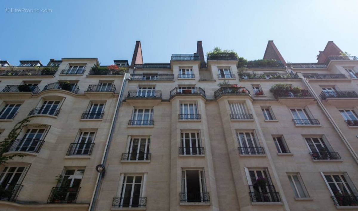 Appartement à PARIS-7E