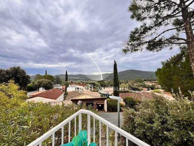 Maison à ROQUEBRUNE-SUR-ARGENS